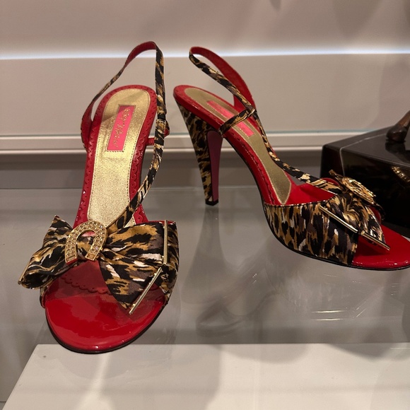 BETSEY JOHNSON Strappy Leopard Satin Heels with Horseshoe Rhinestones, Size 9 - Picture 3 of 4